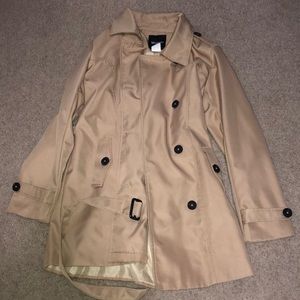 NEVER WORN!!! Super cute trench coat